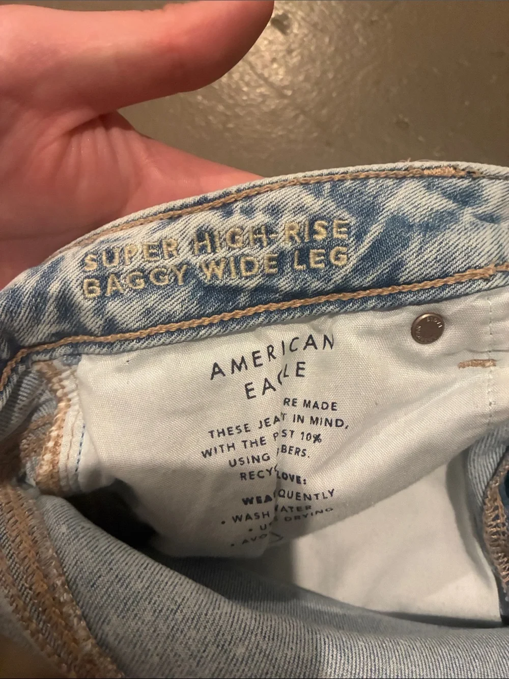 American Eagle Super High Rise Baggy Wide Leg Jeans Size 4 Regualr